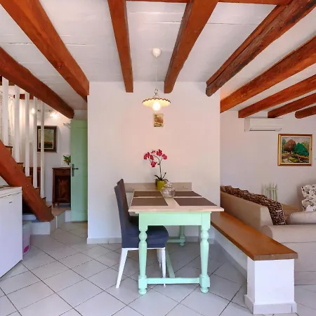 Holiday home Pinia Ii - Kst127 By Interhome