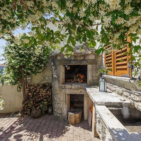 Holiday home Pinia Ii - Kst127 By Interhome