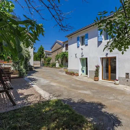 Pinia Ii By Interhome